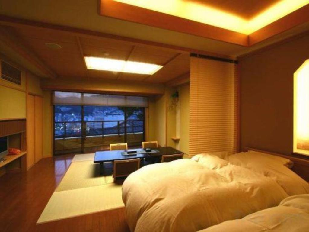 Tsukino Sumika Atami Juraku Hotel Экстерьер фото