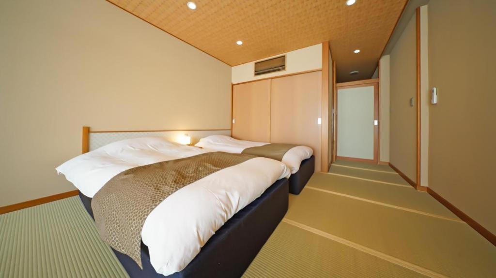 Tsukino Sumika Atami Juraku Hotel Экстерьер фото