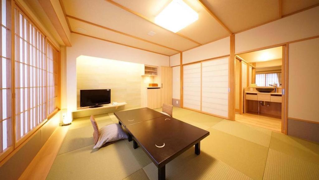 Tsukino Sumika Atami Juraku Hotel Экстерьер фото
