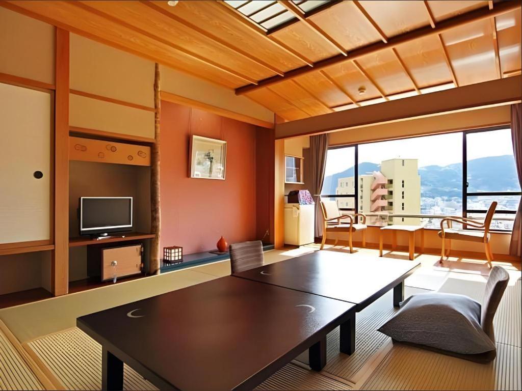 Tsukino Sumika Atami Juraku Hotel Экстерьер фото