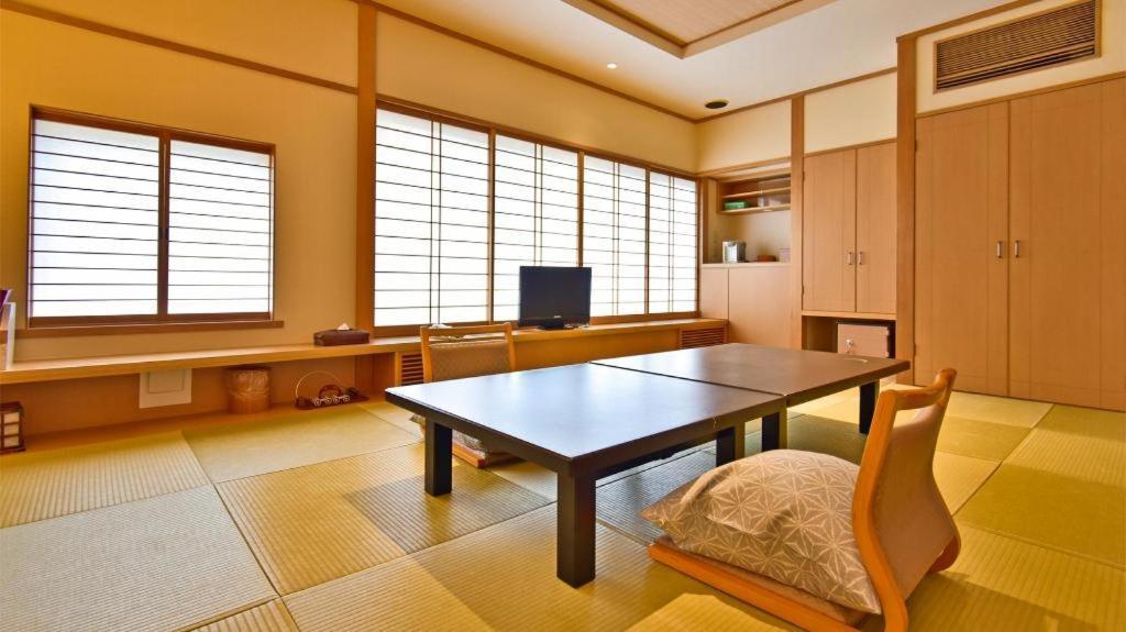 Tsukino Sumika Atami Juraku Hotel Экстерьер фото