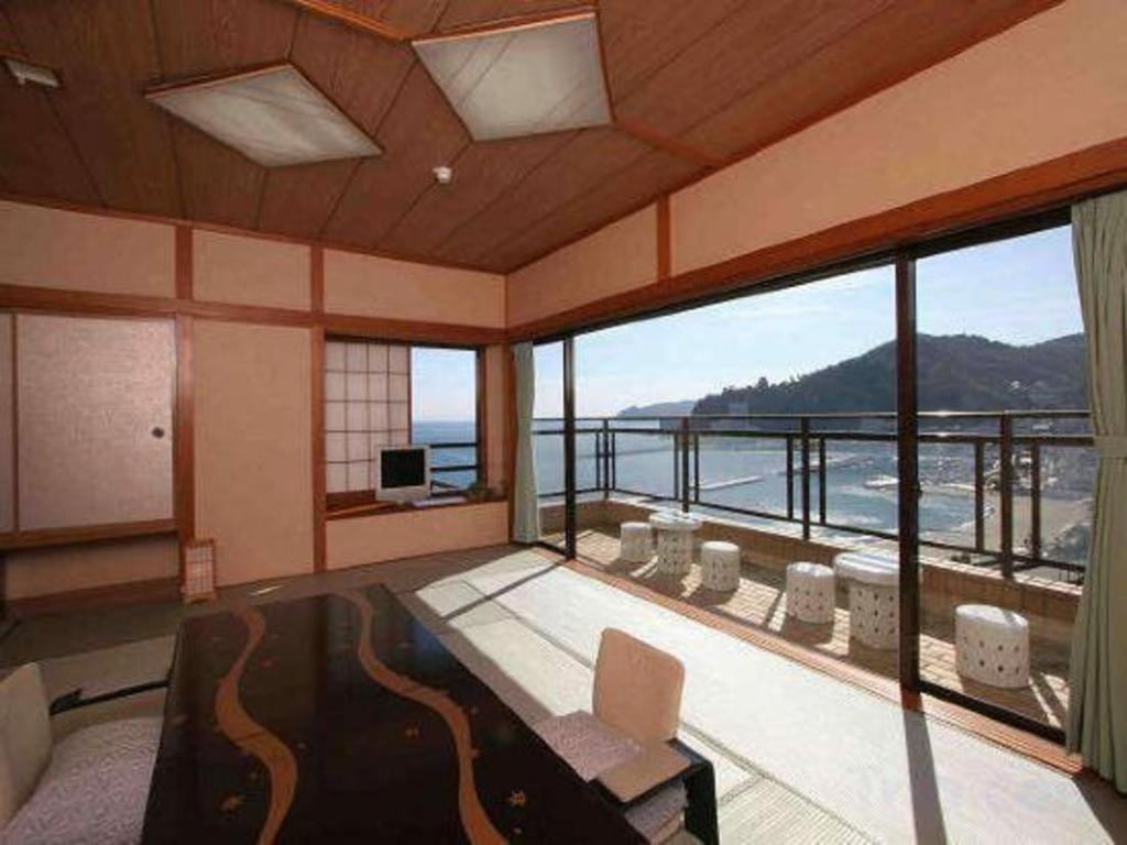 Tsukino Sumika Atami Juraku Hotel Экстерьер фото