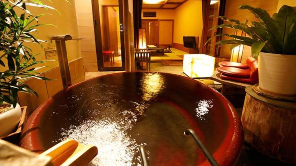 Tsukino Sumika Atami Juraku Hotel Экстерьер фото